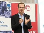 Reinhard Raml, Geschäftsführer des Instituts für empirische Sozialforschung (IFES), bei der Präsentation der neuen Fachzeitschriften-Entscheiderstudie Foto: ÖZV | Reinhard Raml, Geschäftsführer des Instituts für empirische Sozialforschung (IFES), bei der Präsentation der neuen Fachzeitschriften-Entscheiderstudie