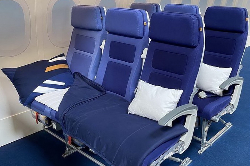 Neues Angebot bei Lufthansa: Schlafreihe in der Economy ...